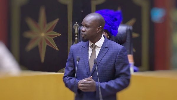 Après avoir suspendu son mandat : Sonko entrouvre la fenêtre de son retour