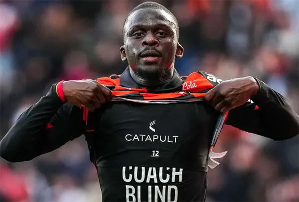 Mercato : Le Betis fonce sur Bamba Dieng pour l’après-Bakambu
