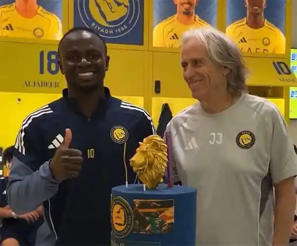A l’occasion de son anniversaire : Al-Nassr offre à Sadio Mané un gâteau «Champion d’Afrique»