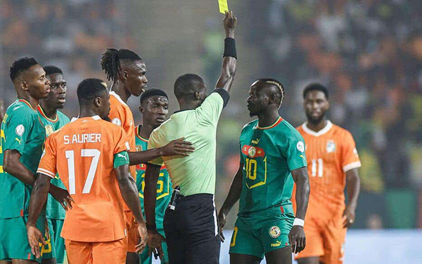 Arbitrage : Pierre Atcho, un mauvais souvenir pour les Lions