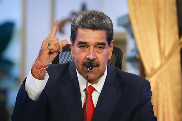 Yankee go home! Out of Venezuela! Free Maduro! Non au retour du grand-banditisme des Usa!