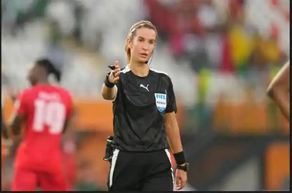 Colère -Zappée pour la Can organisée chez elle : L’arbitre Bouchra Karboubi arrête tout et accuse !